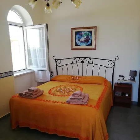Casadolcecasalatina לינה וארוחת בוקר 4*
