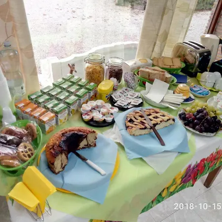 Casadolcecasalatina Bed and Breakfast 4*